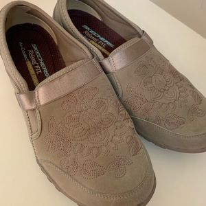 Memory foam Skechers